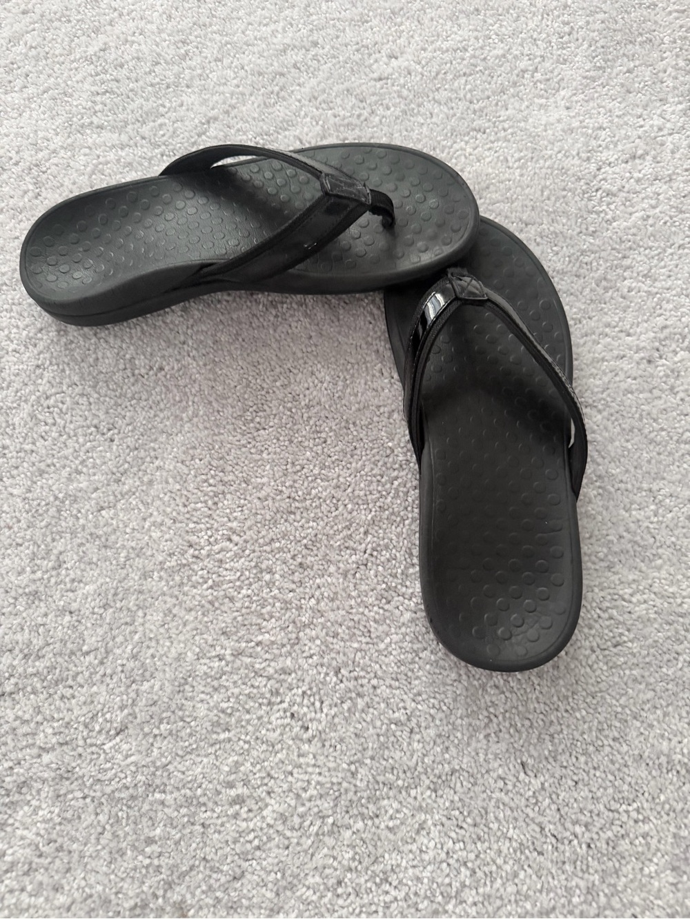 Vionic Tide II Toe-Post Sandal in Black US 9 - Picture 14 of 16